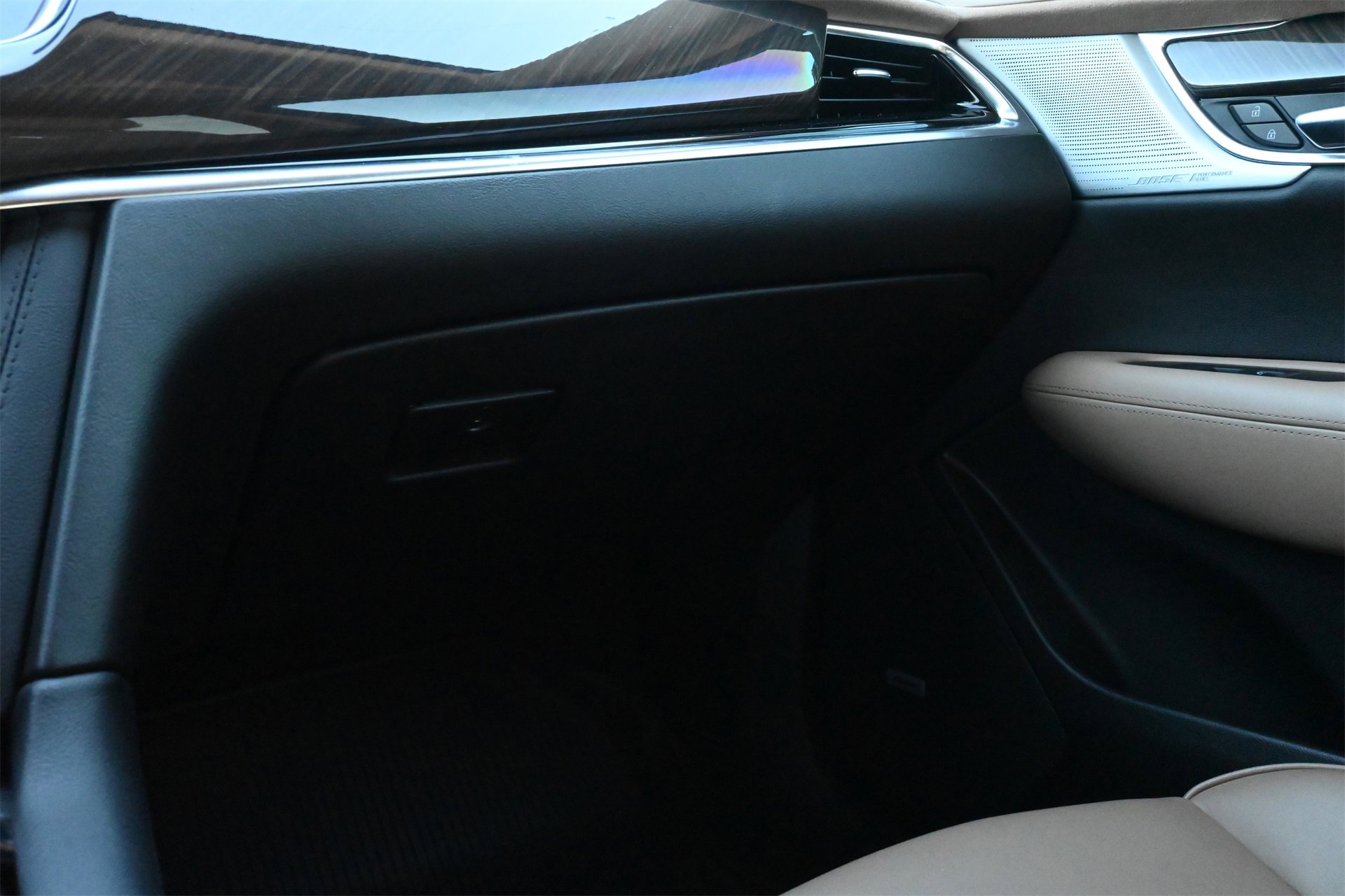 Certified 2024 Cadillac XT6 Sport w/ Platinum Package image 8