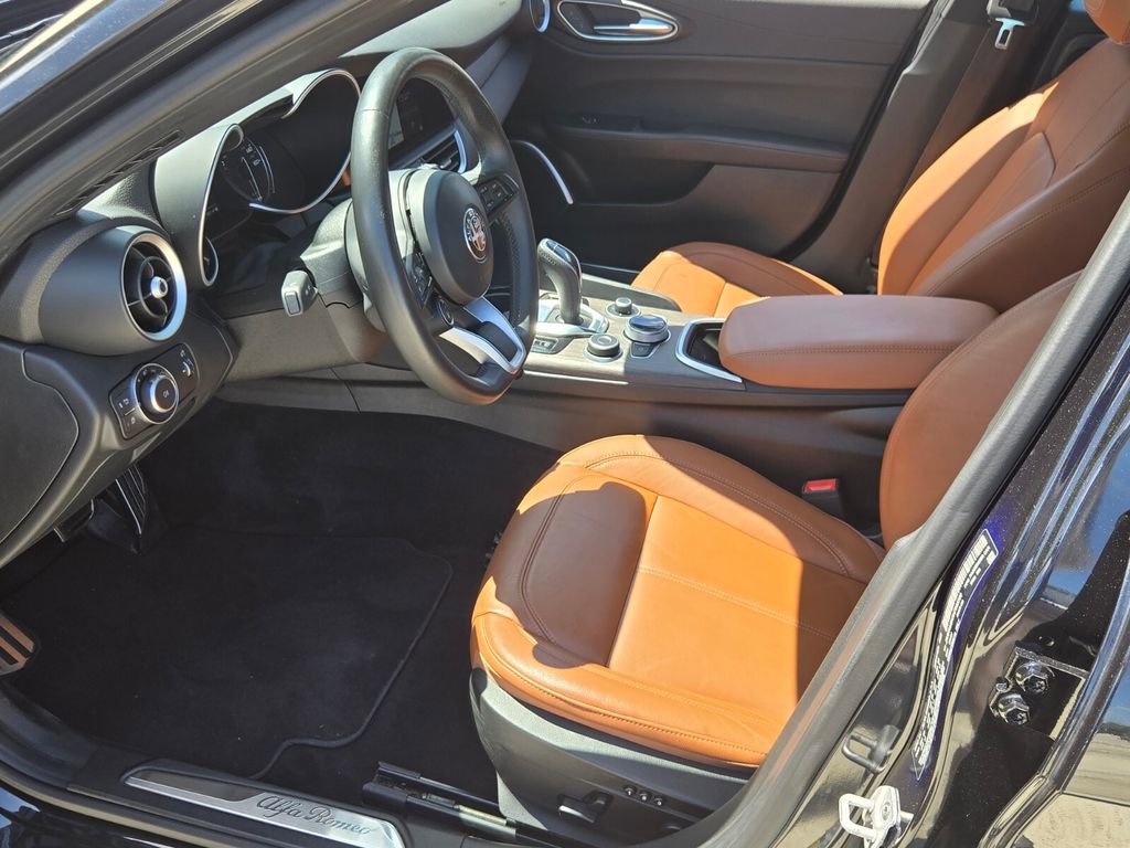 Used 2022 Alfa Romeo Giulia Ti w/ Active Assist Plus Package image 10