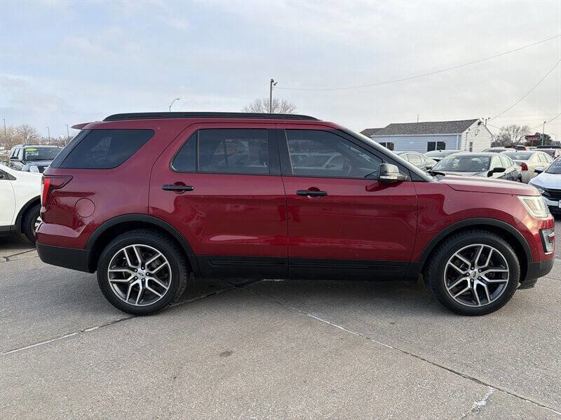 Used 2017 Ford Explorer Sport w/ Equipment Group 401A image 7
