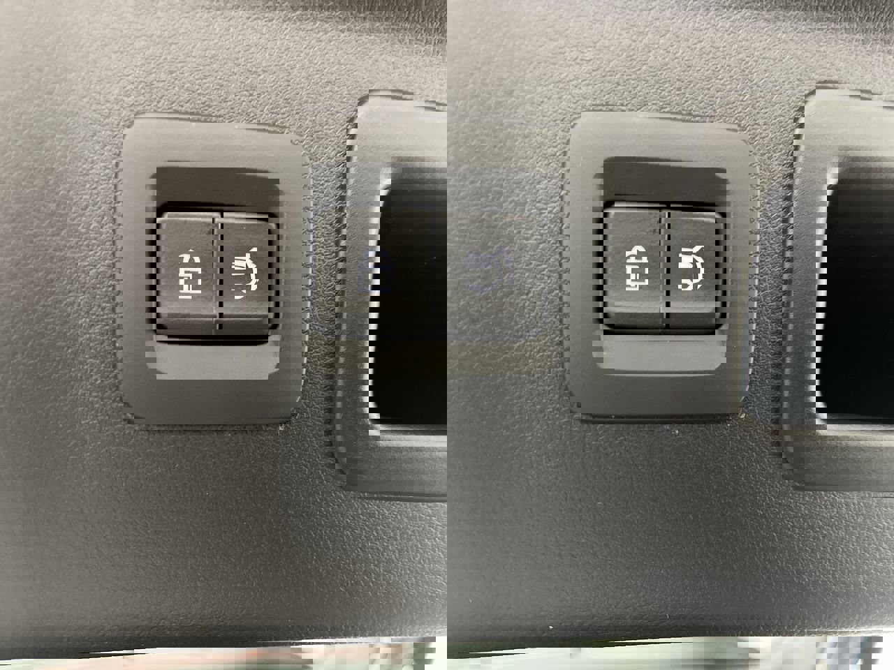 Certified 2025 MAZDA CX-70 3.3 Turbo w/ Premium Plus Pkg image 34