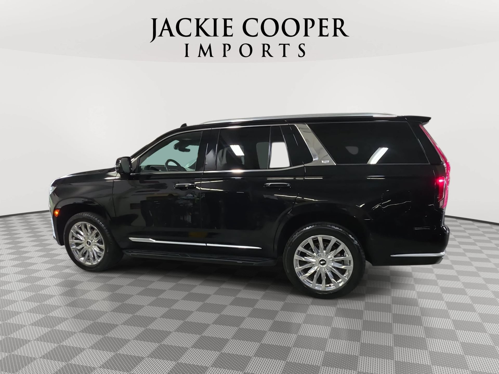Used 2024 Cadillac Escalade Premium Luxury RWD image 8
