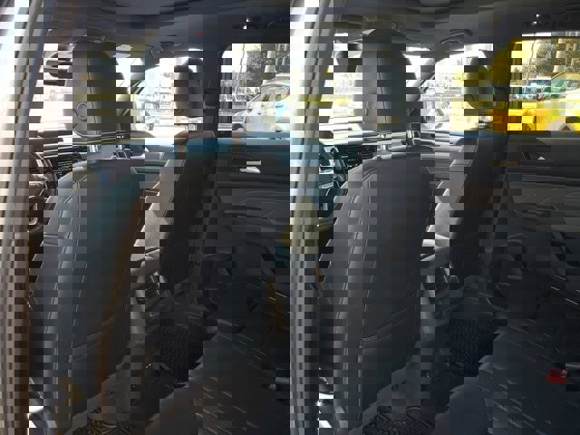 Used 2022 Volkswagen Atlas Cross Sport SEL R-Line image 20