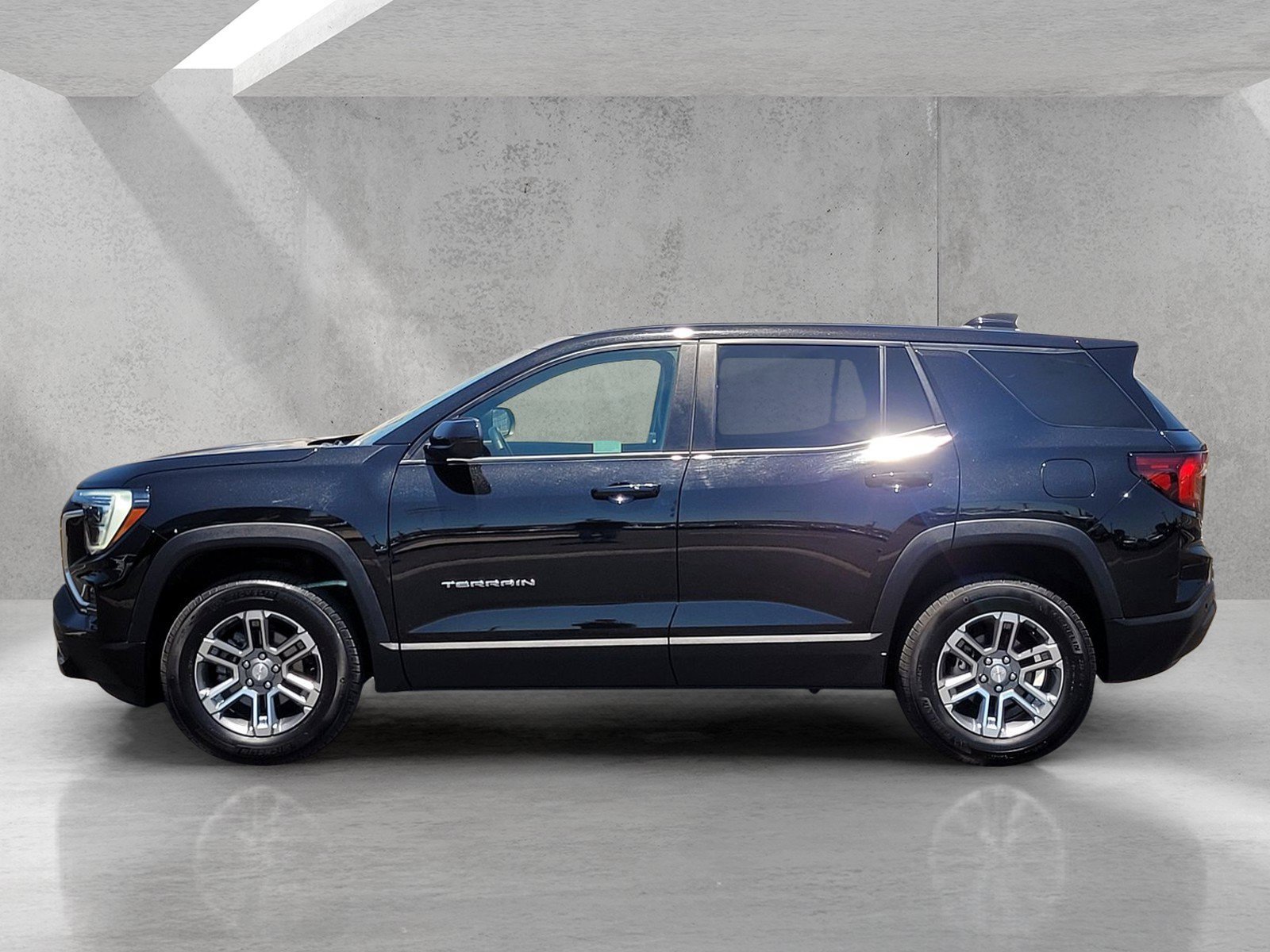 Used 2025 GMC Terrain Elevation AWD/4WD image 8