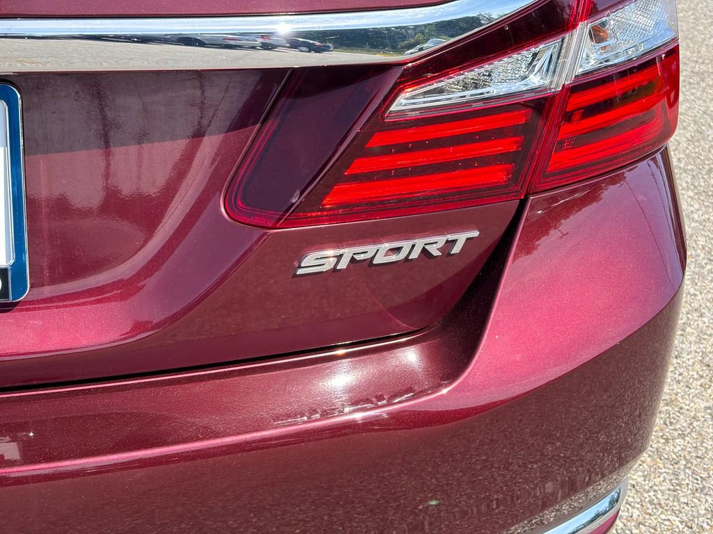 Used 2017 Honda Accord Sport image 13