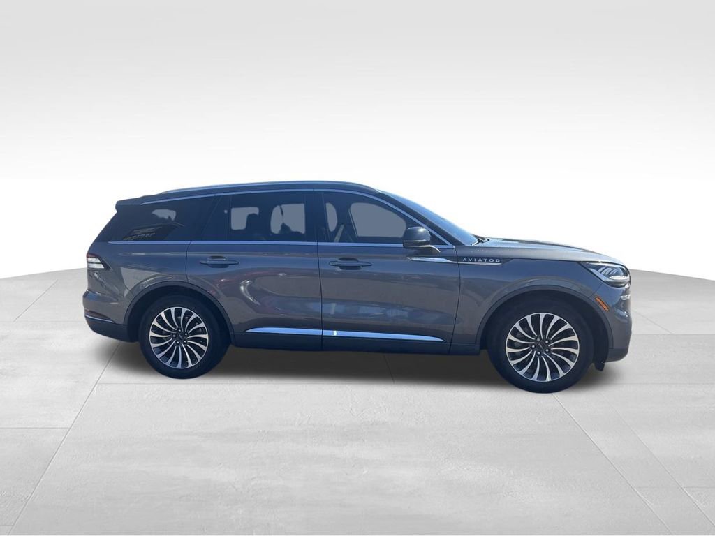 Used 2022 Lincoln Aviator Reserve w/ Elements Package Plus image 4