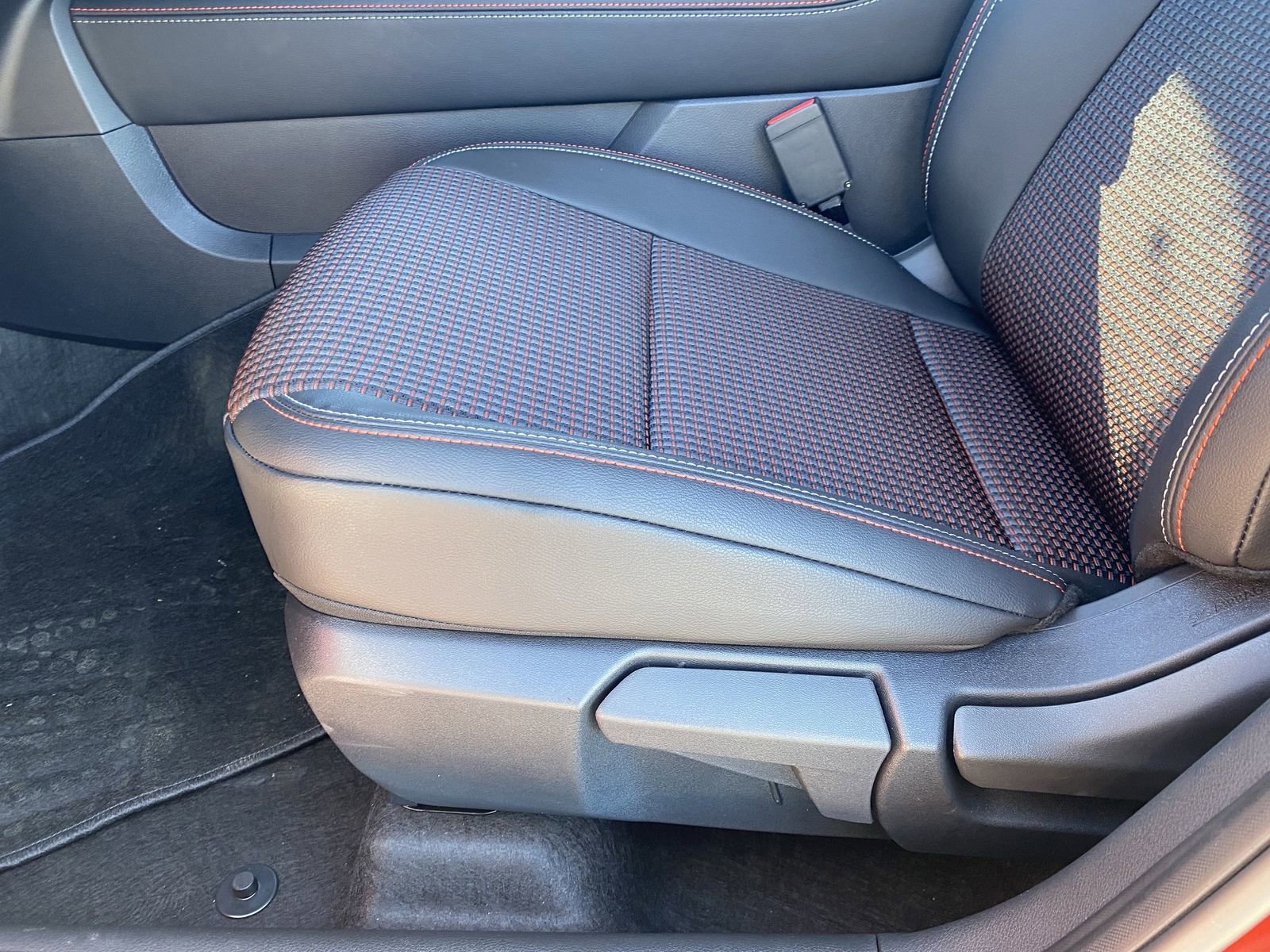 New 2026 Nissan Kicks SR w/ Cold Weather Package FWD image 22