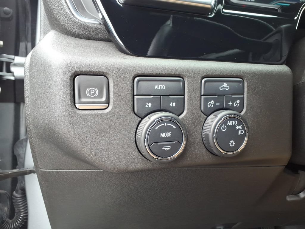 Used 2023 Chevrolet Silverado 1500 LT AWD/4WD image 29