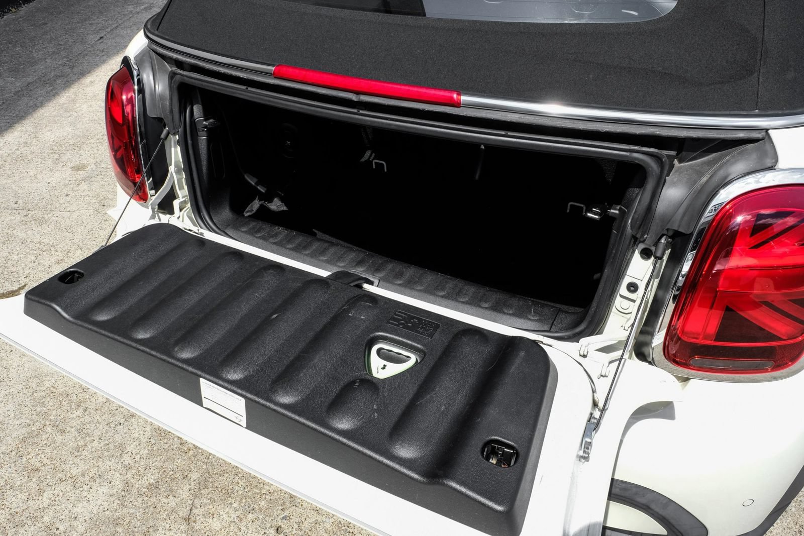 Used 2023 MINI Cooper Convertible FWD image 36
