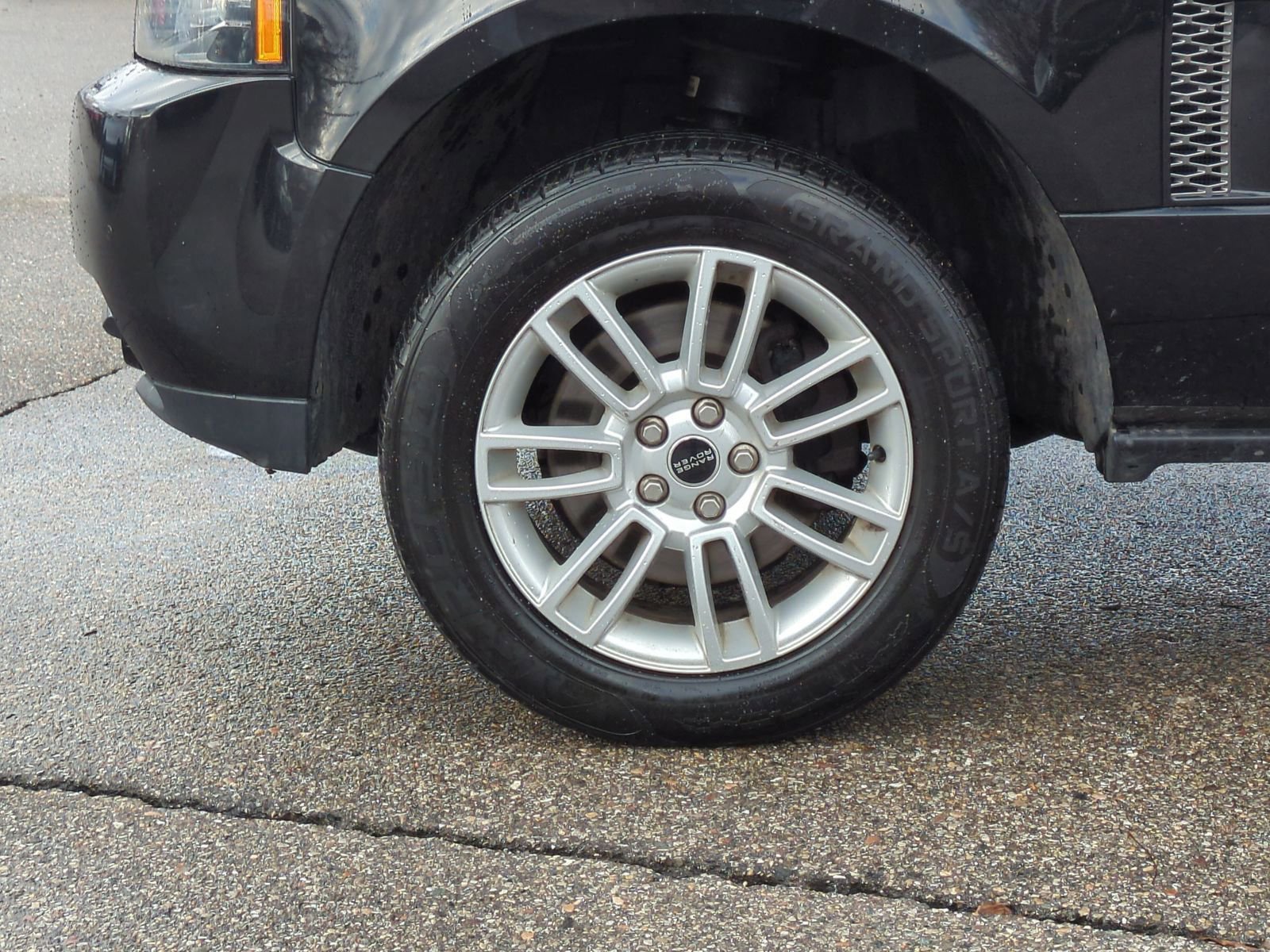 Used 2012 Land Rover Range Rover HSE image 17