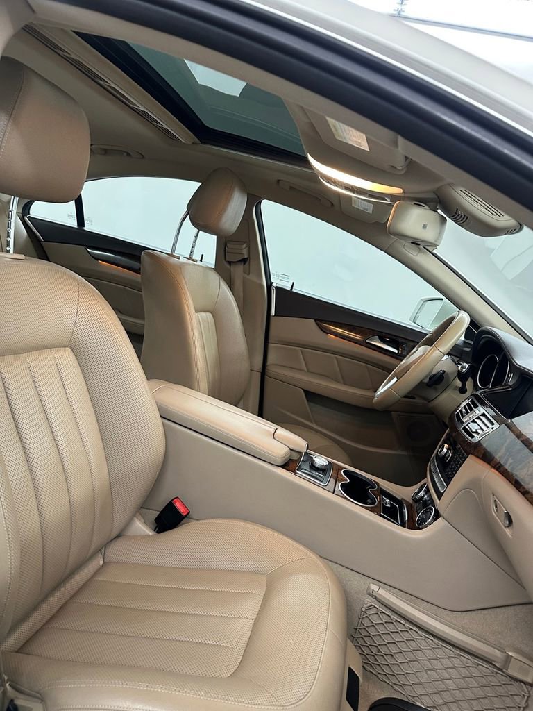 Used 2012 Mercedes-Benz CLS 550 4MATIC image 34