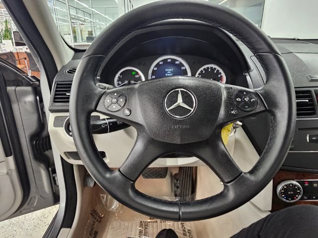 Used 2009 Mercedes-Benz C 300 Sedan image 10