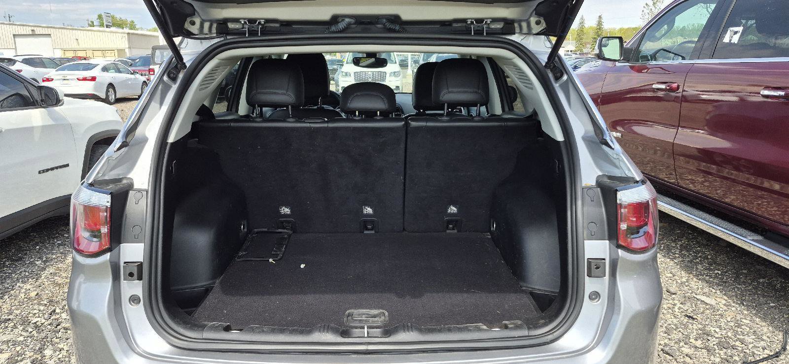 Used 2019 Jeep Compass Limited AWD/4WD image 5