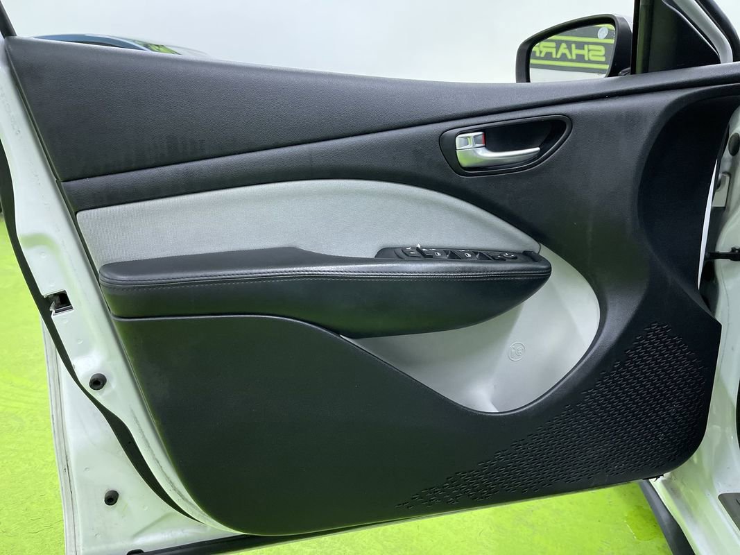 Used 2015 Dodge Dart SXT image 17