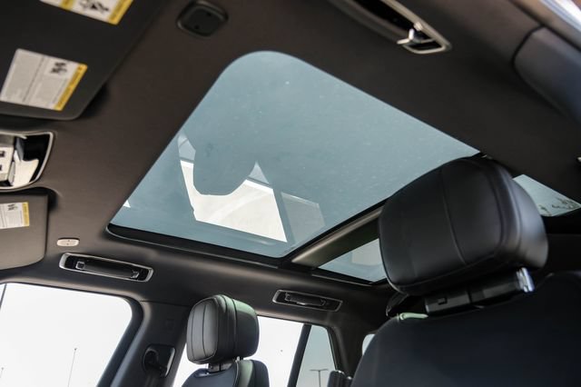 New 2026 Land Rover Range Rover SE AWD/4WD image 5