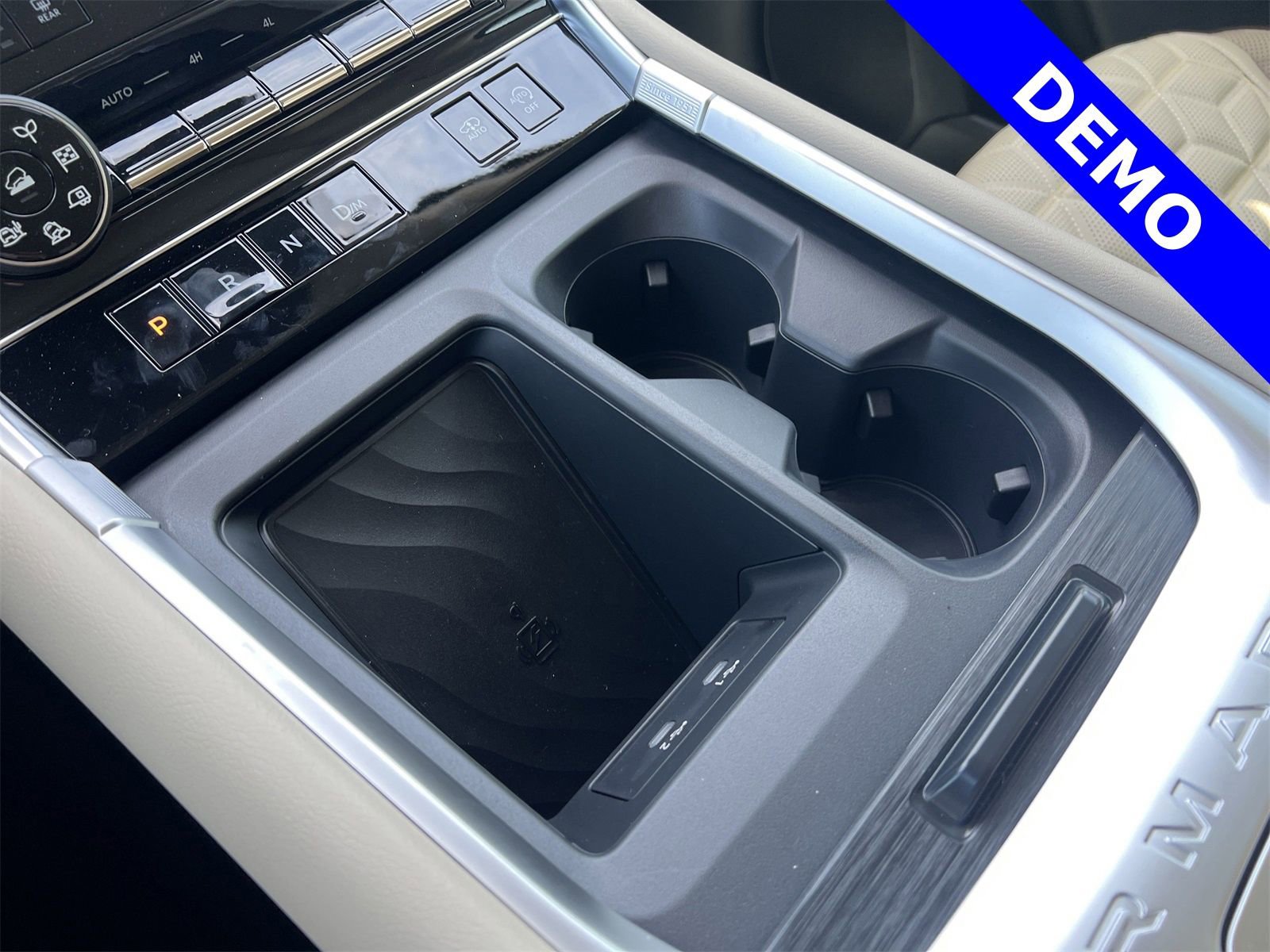 New 2025 Nissan Armada Platinum Reserve image 10