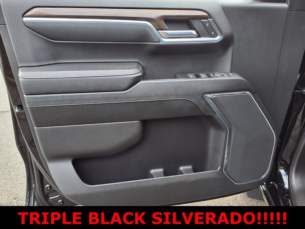 Used 2023 Chevrolet Silverado 1500 RST AWD/4WD image 12
