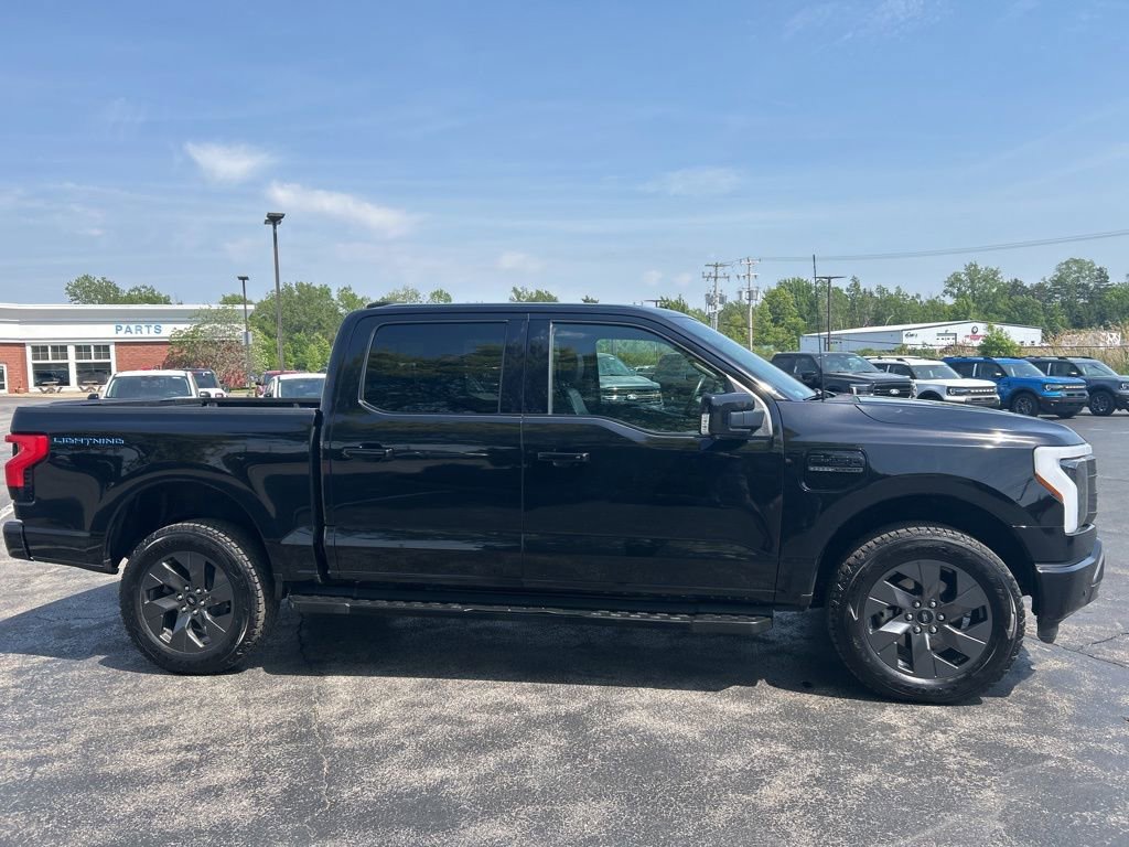 Used 2022 Ford F150 Lightning Lariat AWD/4WD image 8