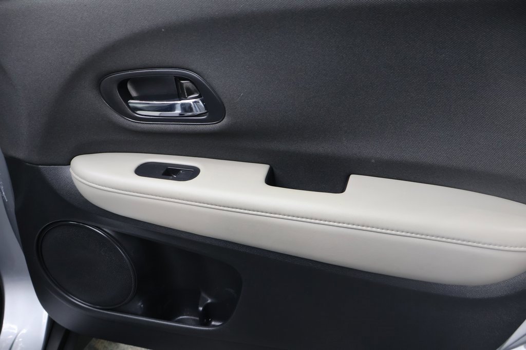 Used 2021 Honda HR-V LX image 11