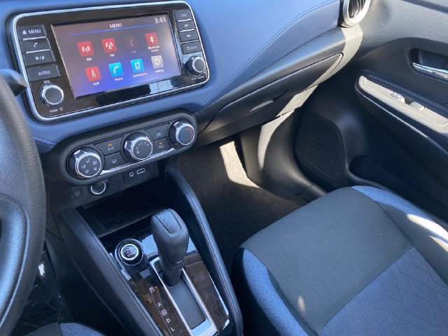 Used 2024 Nissan Versa SV FWD image 17