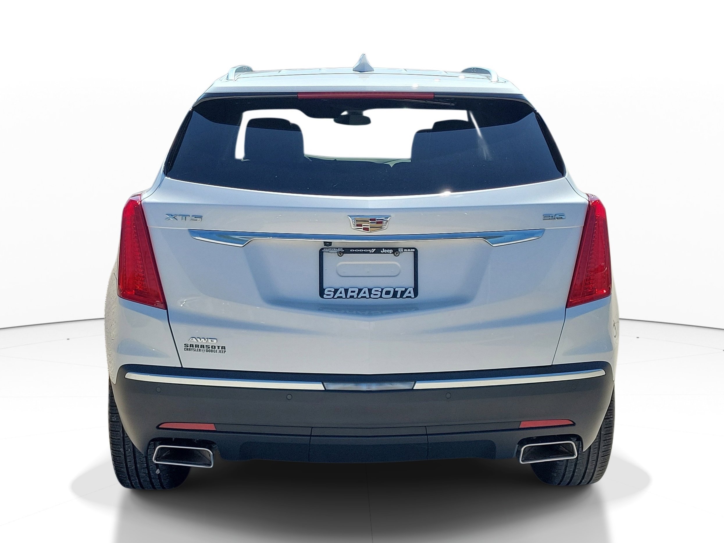 Used 2017 Cadillac XT5 Premium Luxury w/ LPO, Wheel Lock Package image 5