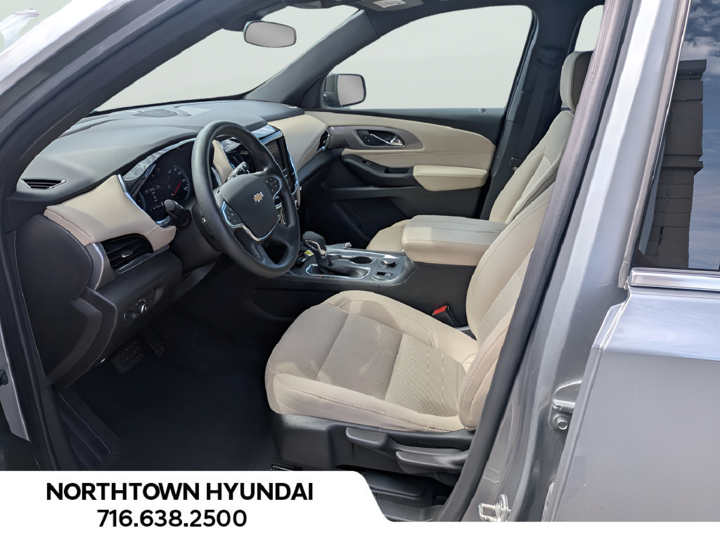 Used 2023 Chevrolet Traverse LS AWD/4WD image 7