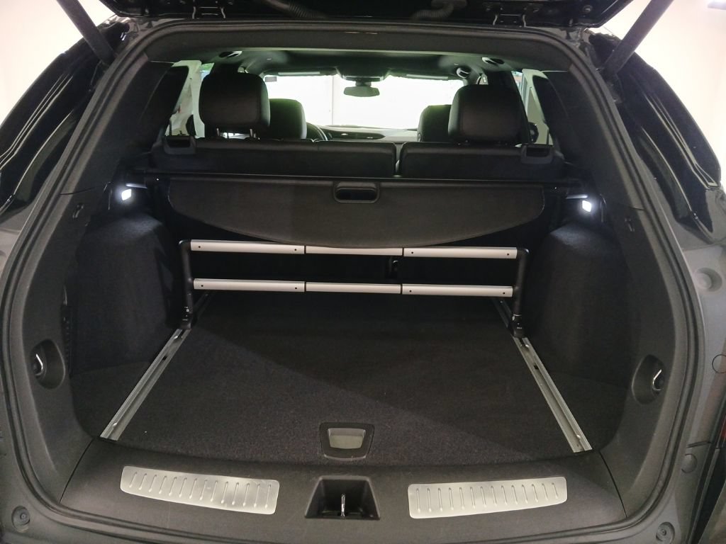 Used 2020 Cadillac XT5 Premium Luxury AWD/4WD image 9