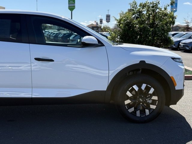 Certified 2025 Hyundai Santa Cruz SE image 11