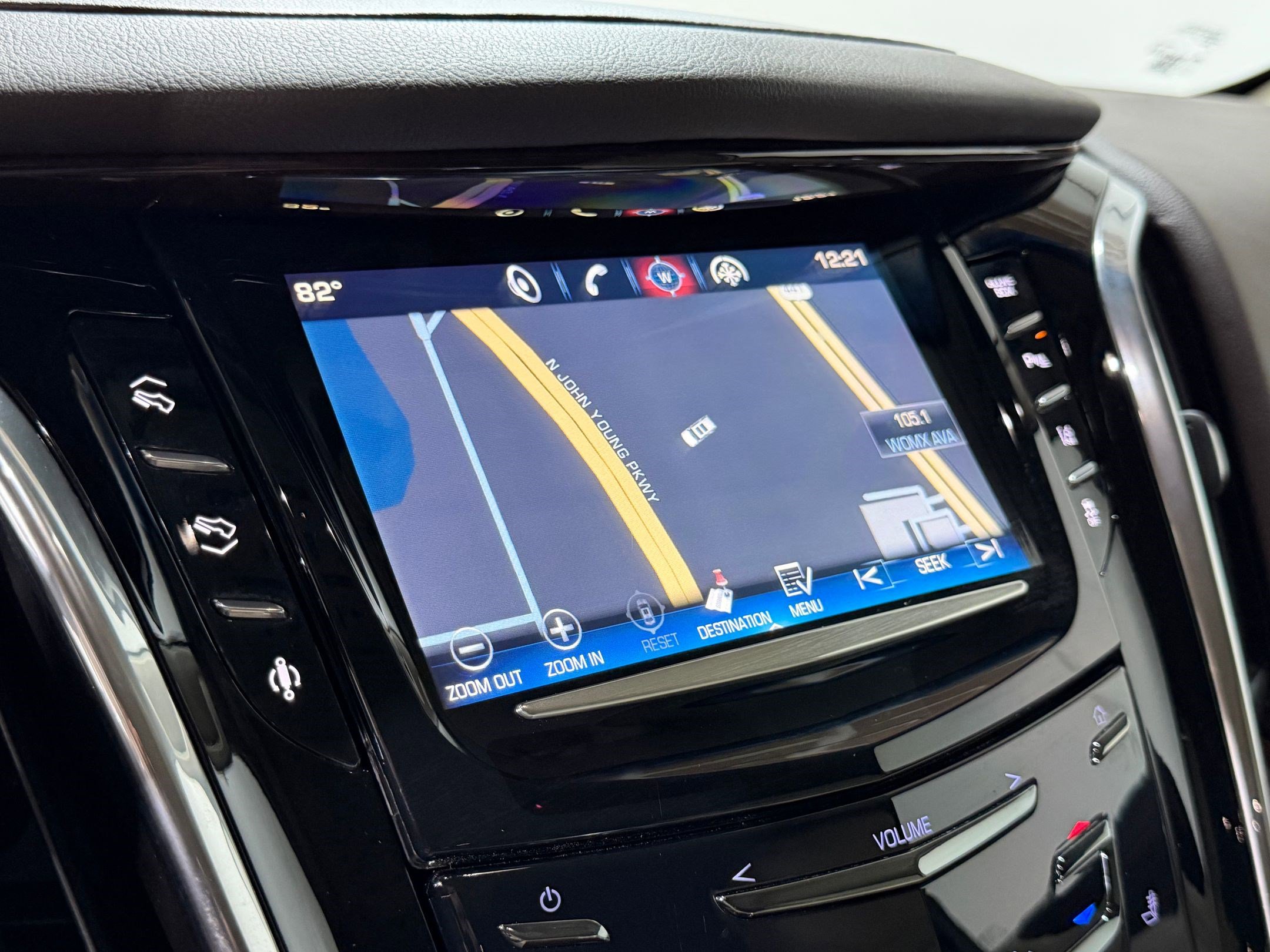 Used 2015 Cadillac Escalade Luxury AWD/4WD image 27