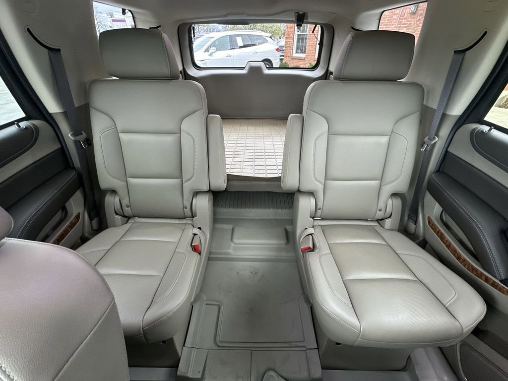 Used 2020 Chevrolet Tahoe Premier w/ Premier 6.2L Value Package image 23
