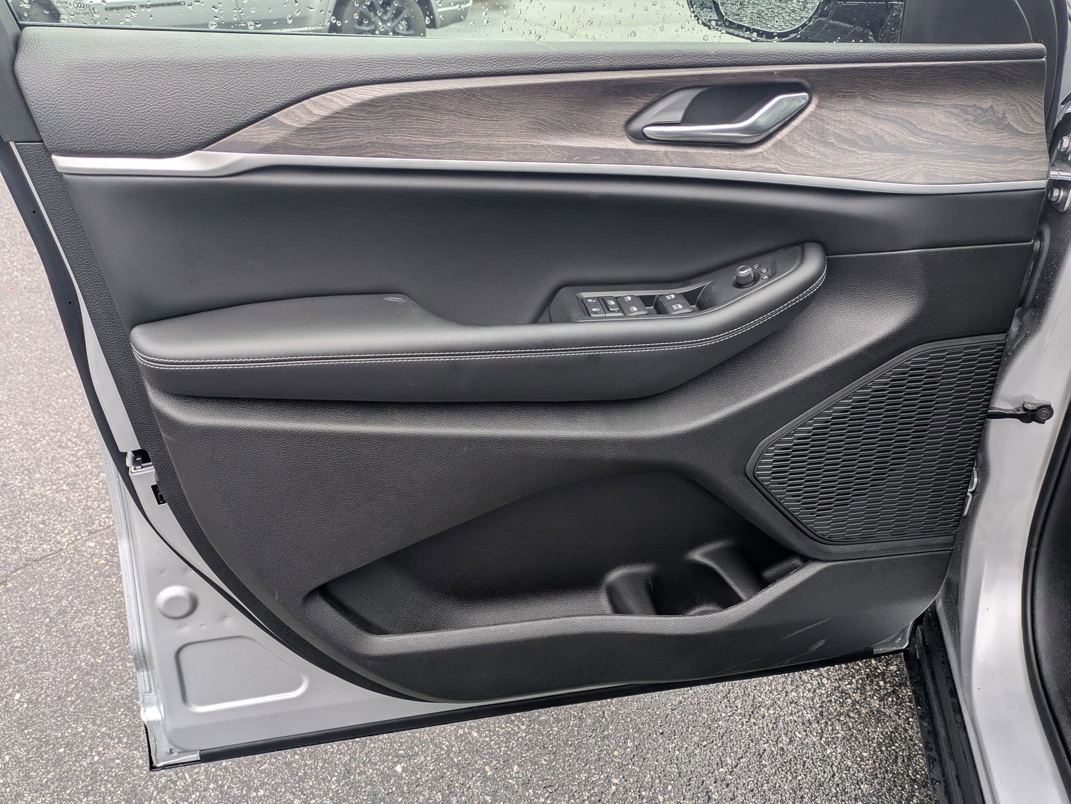 New 2026 Jeep Grand Cherokee Altitude AWD/4WD image 18