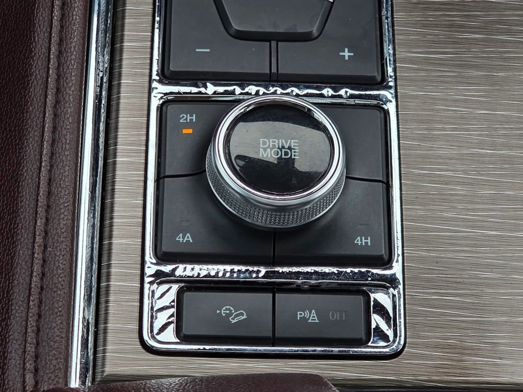 Used 2023 Ford Expedition Limited image 19