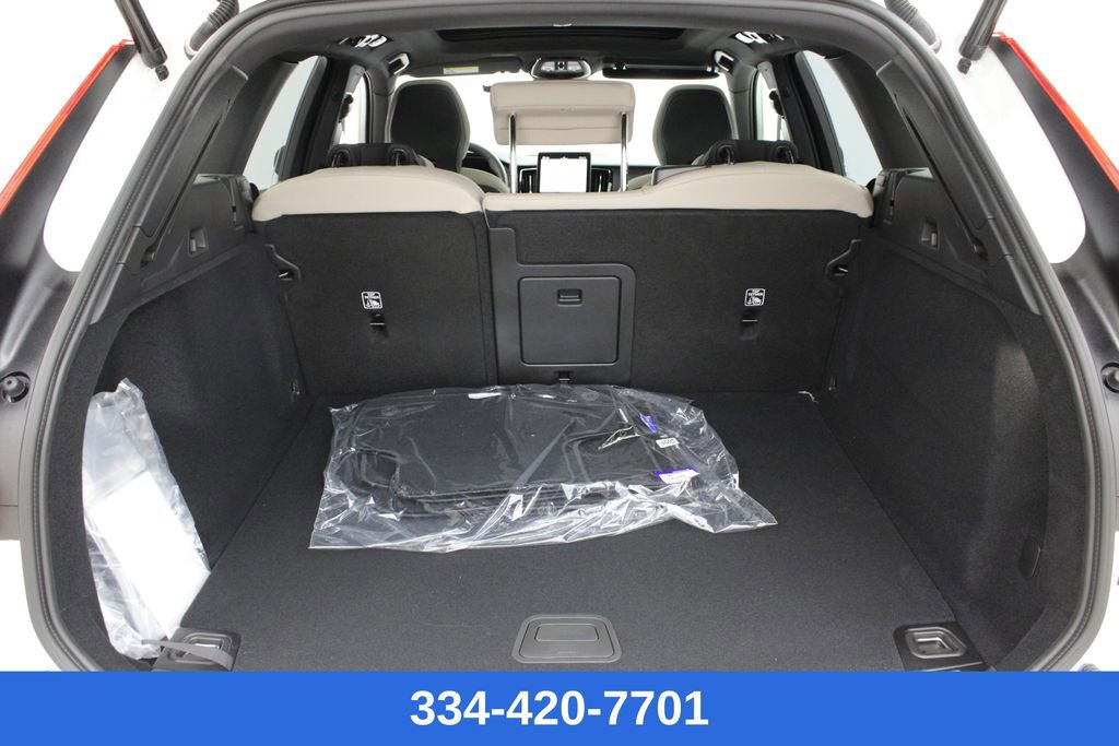 New 2026 Volvo XC60 B5 Plus w/ Climate Package image 30