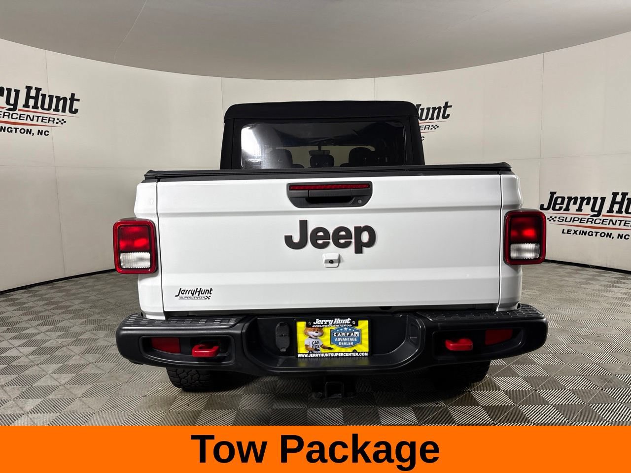 Used 2023 Jeep Gladiator Rubicon w/ Trailer Tow Package AWD/4WD image 7