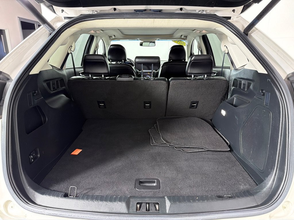 Used 2019 Ford Edge Titanium w/ Equipment Group 301A AWD/4WD image 22