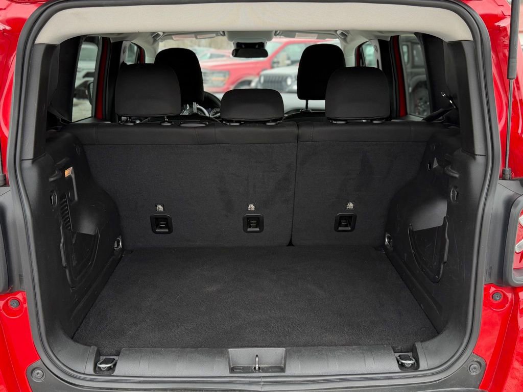 Used 2023 Jeep Renegade Latitude image 5