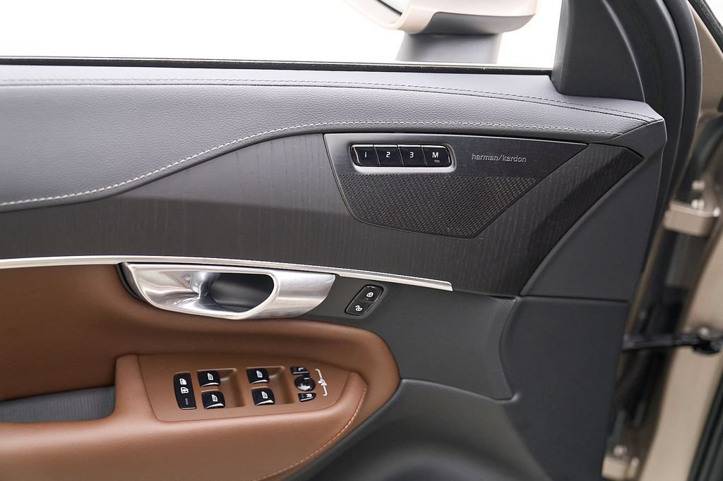 Certified 2023 Volvo XC90 B6 Ultimate AWD/4WD image 11