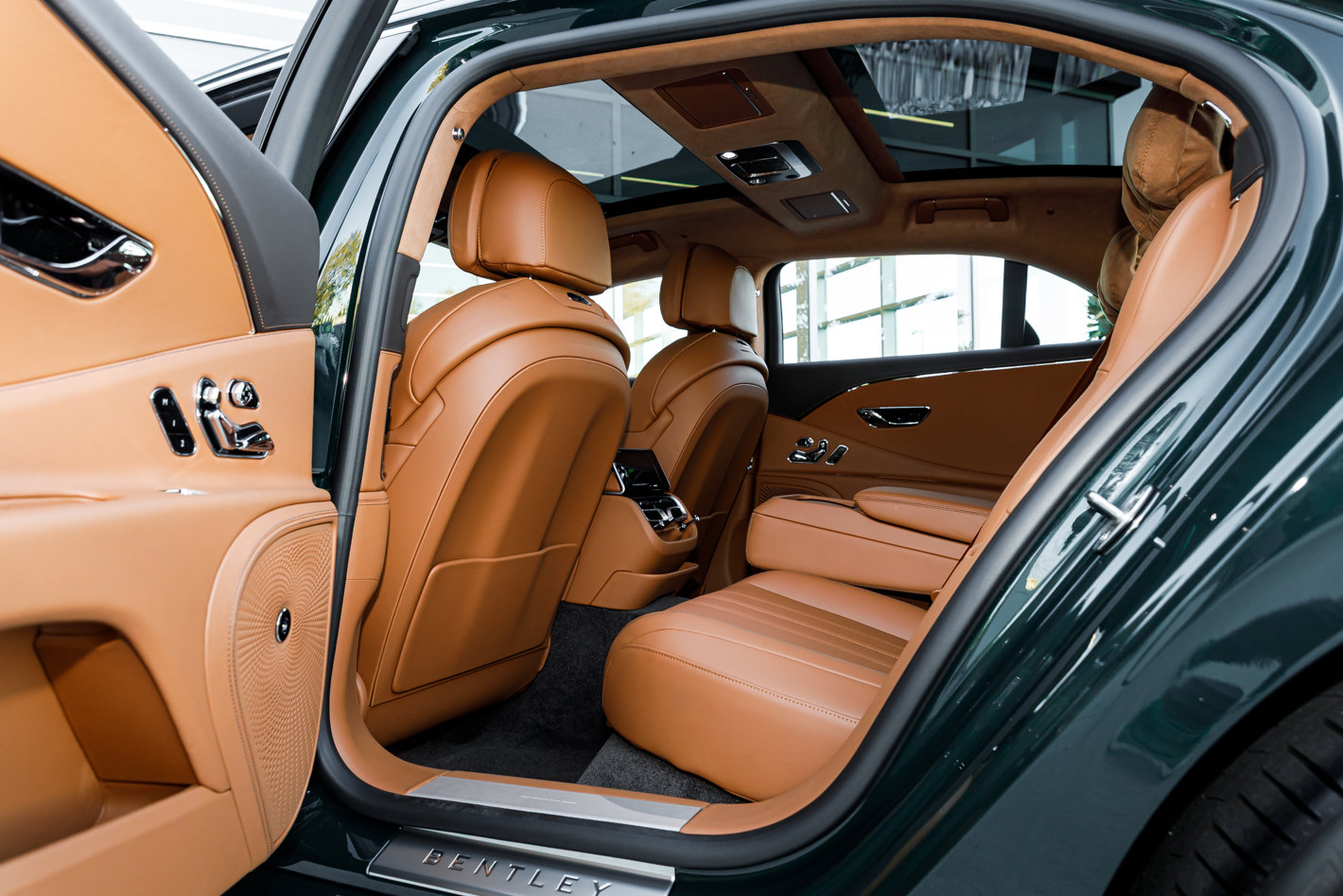 New 2026 Bentley Flying Spur Plug-In Hybrid image 31