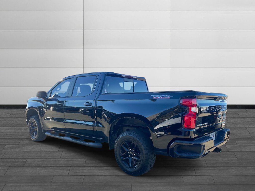 Used 2021 Chevrolet Silverado 1500 LT Trail Boss w/ Convenience Package II AWD/4WD image 3