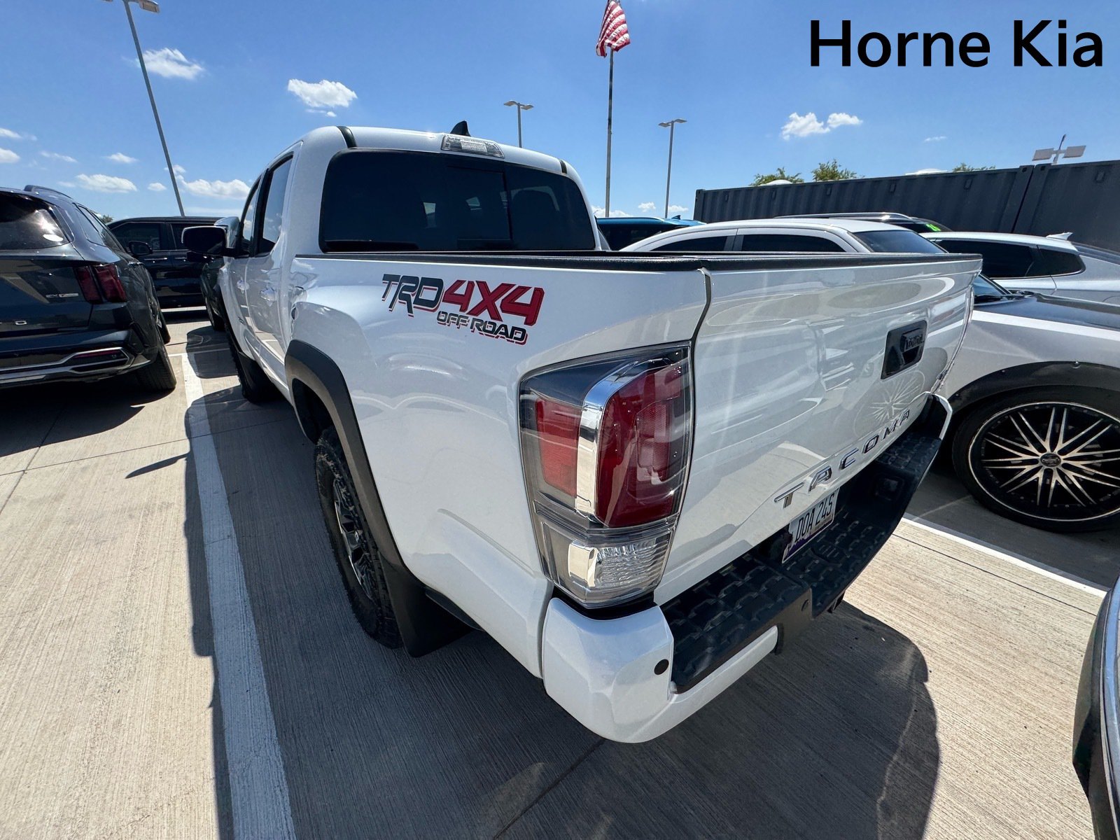 Used 2023 Toyota Tacoma TRD Off-Road w/ TRD Premium Off Road Package AWD/4WD image 3