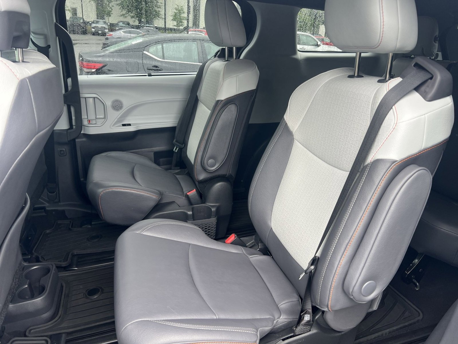 Used 2024 Toyota Sienna XSE w/ XSE Plus Package AWD/4WD image 26