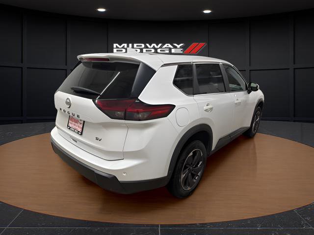 Used 2024 Nissan Rogue SV FWD image 4