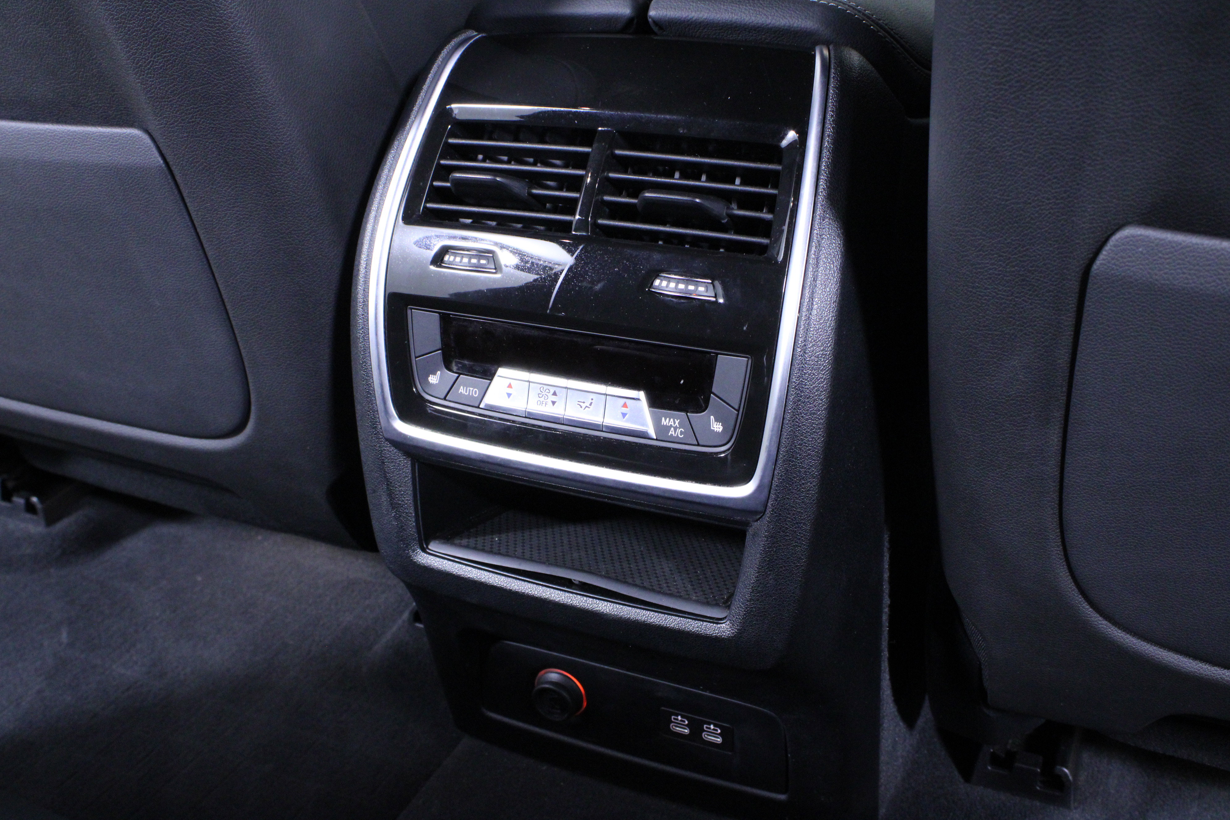 Used 2022 BMW X7 M50i image 19