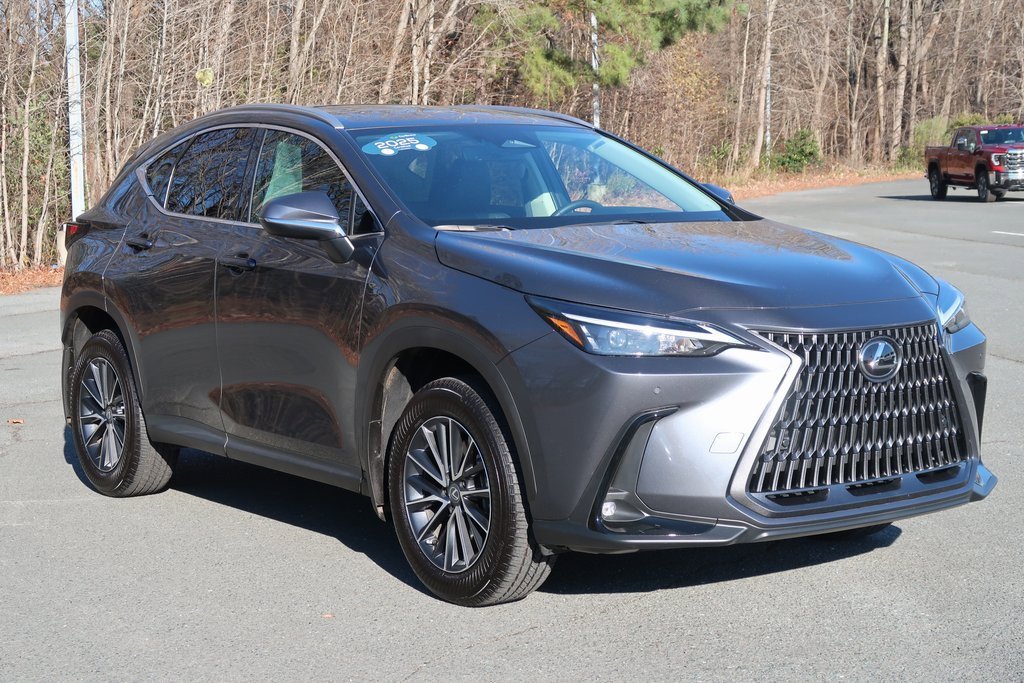 Used 2025 Lexus NX 250 FWD w/ Premium Package image 3