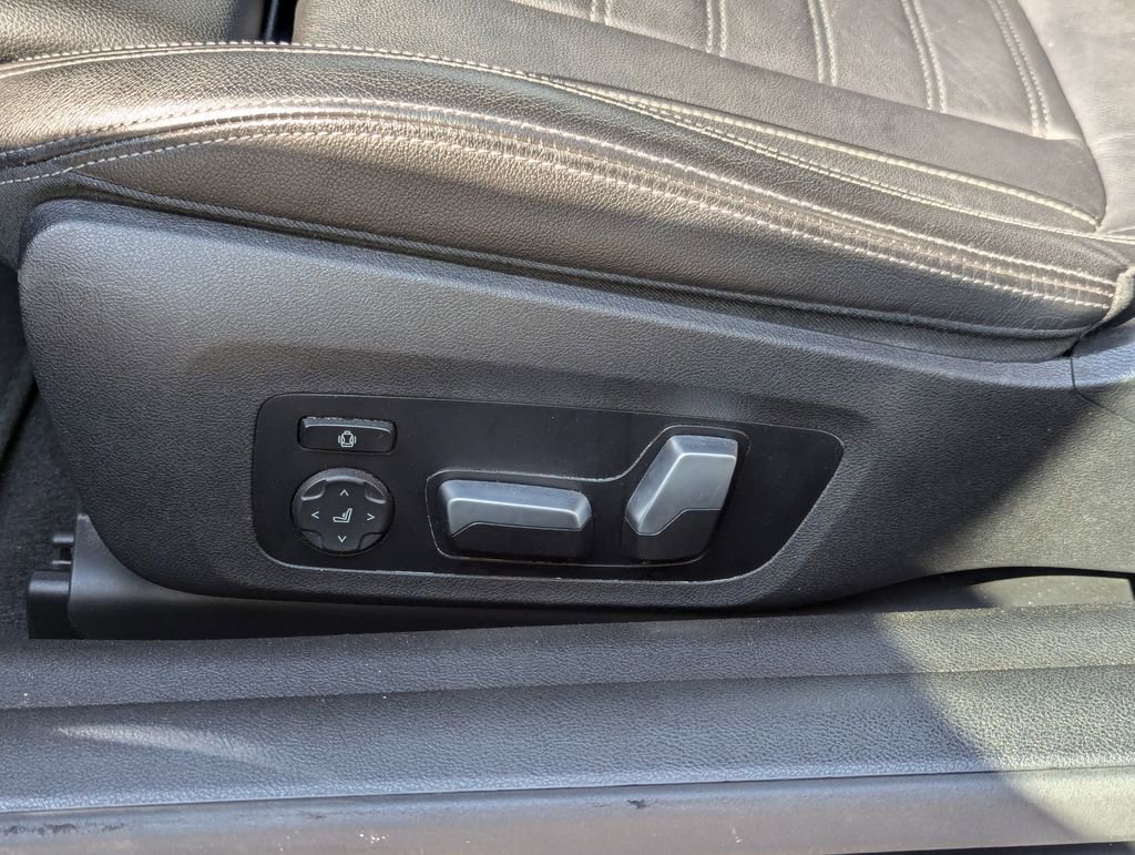 Used 2022 BMW M440i Convertible w/ Premium Package image 28