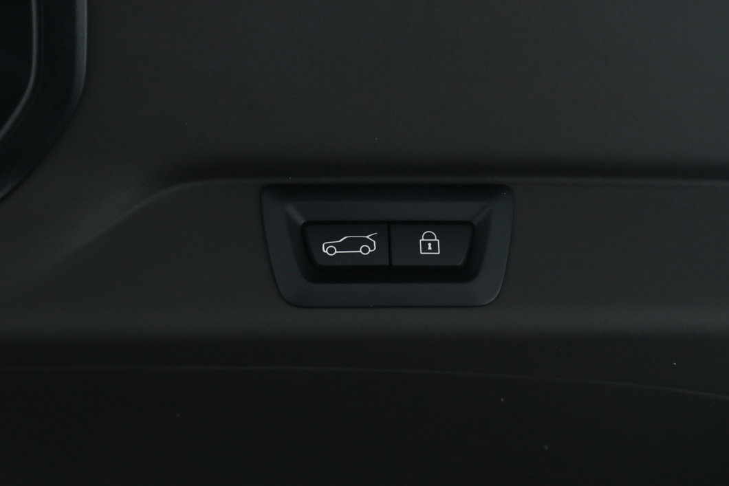 Used 2025 Rolls-Royce Cullinan AWD/4WD image 46