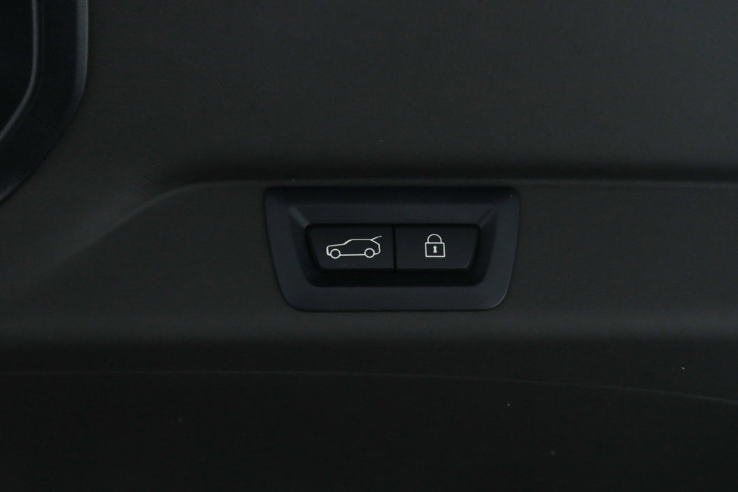 Used 2025 Rolls-Royce Cullinan AWD/4WD image 46