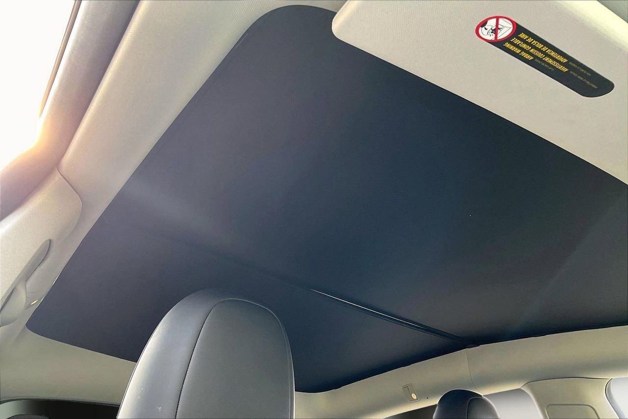 Used 2023 Tesla Model Y Performance image 17