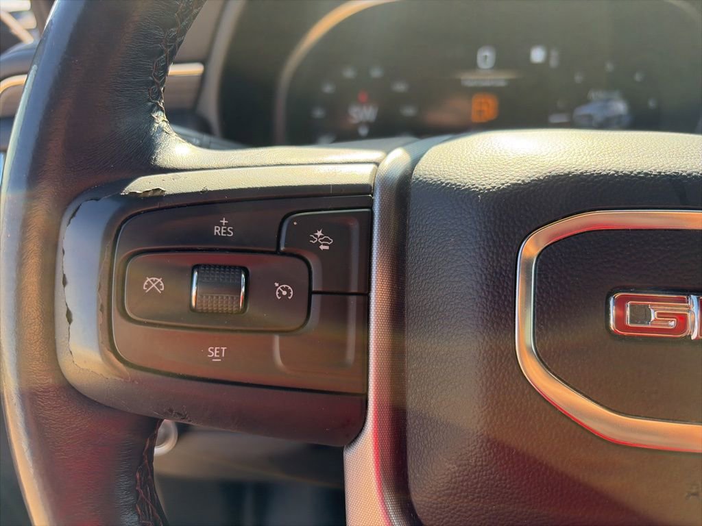 Used 2023 GMC Yukon XL SLT image 17