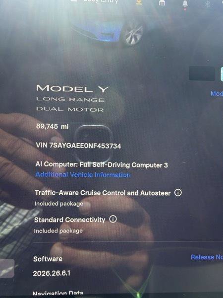 Used 2022 Tesla Model Y Long Range AWD/4WD image 35