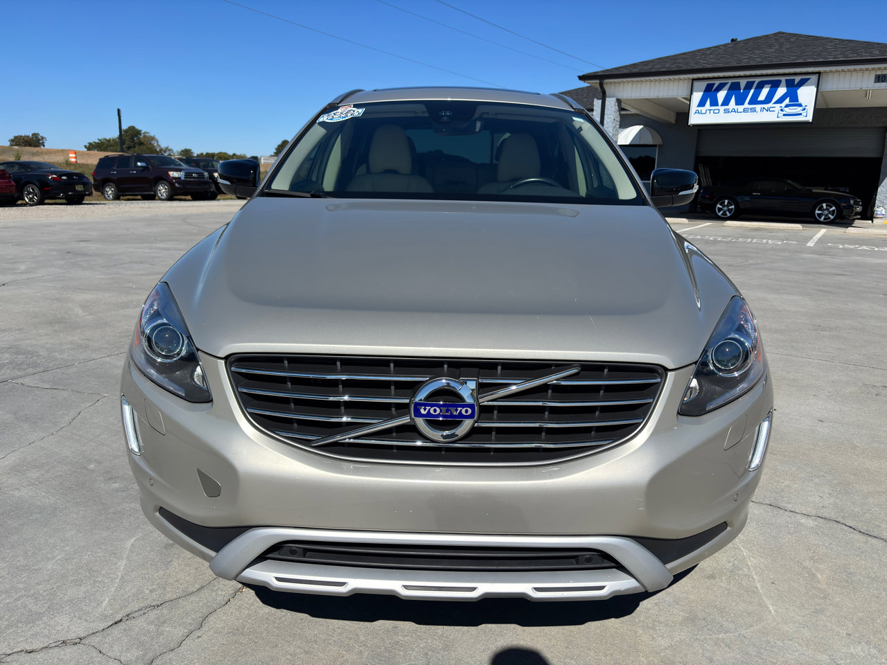 Used 2017 Volvo XC60 T6 Dynamic w/ Preferred Option Package AWD/4WD image 9